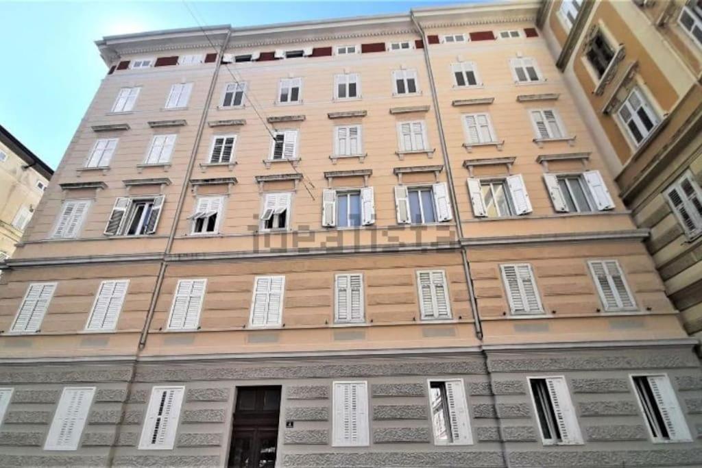La Casa Di Lu Apartment Триест Екстериор снимка